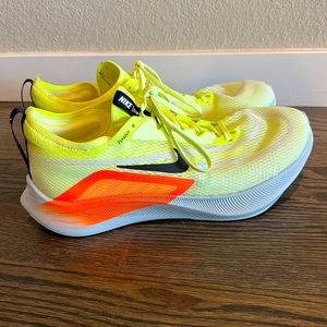 Nike fly knit vaporfly in good used condition. Size 11